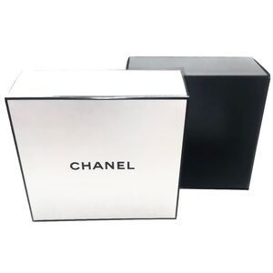 CHANEL Gift Box